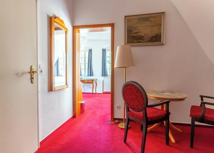 Hotel Zum Ritter St Georg - Oldest Residential Building In Heidelberg Since 1592