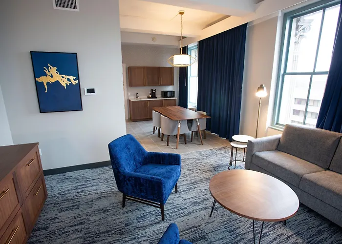 Blu-Tique, Akron, A Tribute Portfolio Hotel