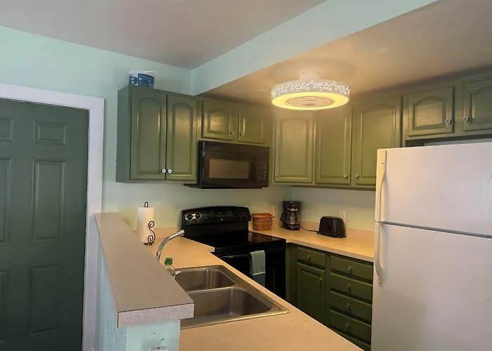 Nature Coast Inn & Cottages
