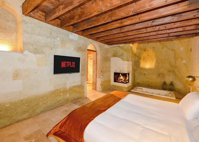 Evanthia Cave Suites