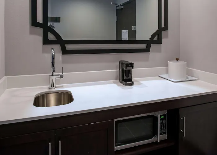 Hampton Inn & Suites Winston-Salem Downtown