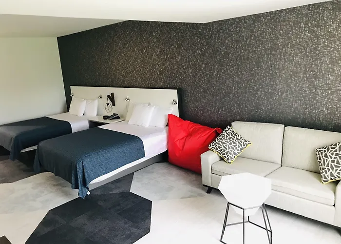 Hy-Lo Hotel