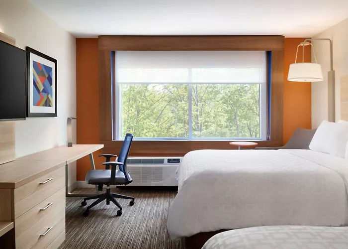Holiday Inn Express & Suites Warrensburg North By Ihg
