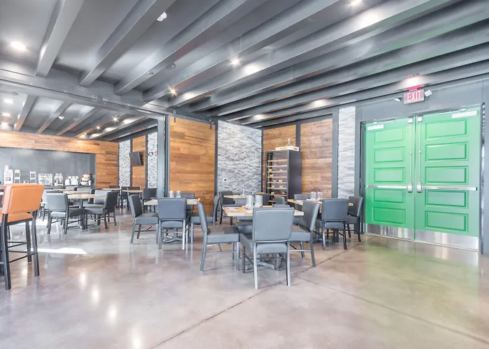 Cobblestone Hotel & Suites - Janesville