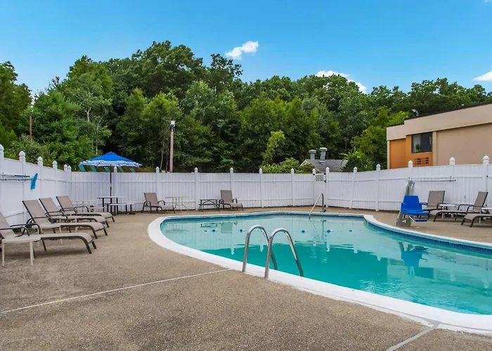 All Seasons Inn & Suites Smithfield Providence