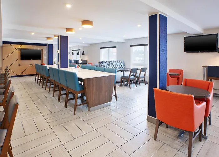 Holiday Inn Express Hotel & Suites Uptown Fredericton By Ihg