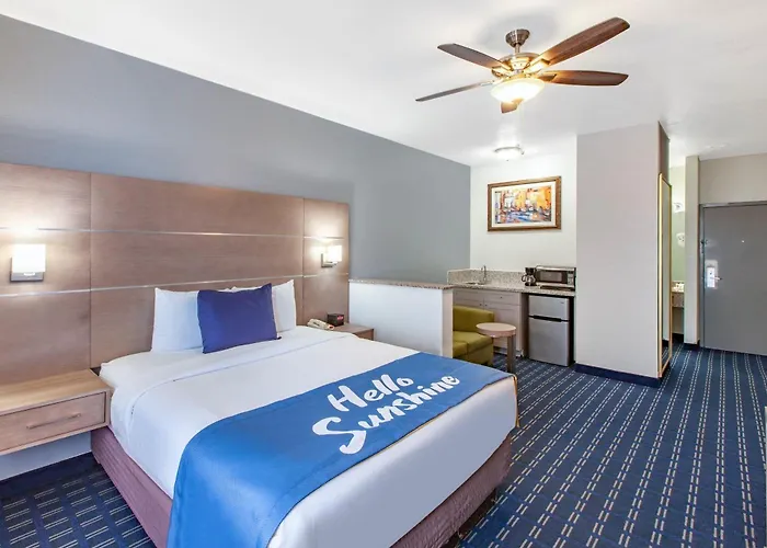 Days Inn & Suites By Wyndham Webster Nasa-Clearlake-Houston