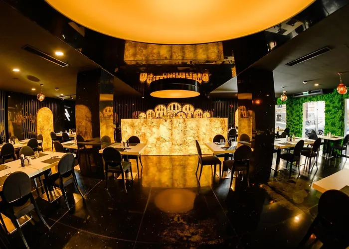 Plaza V Hotel