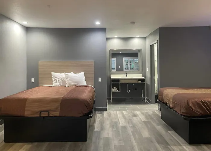 Travelodge By Wyndham Whittier