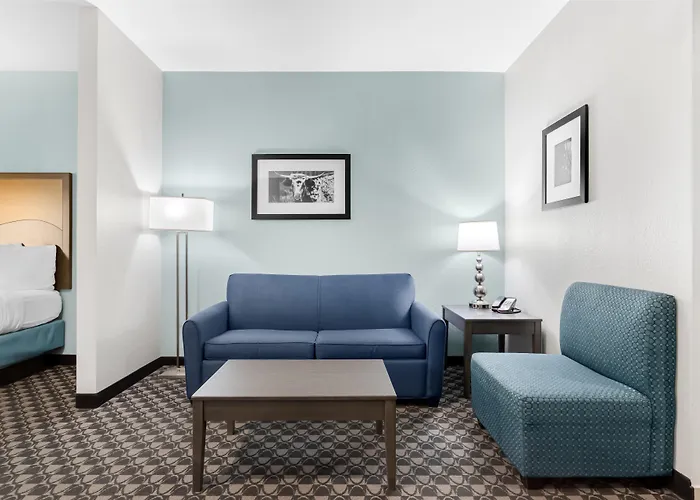 Best Western Plus Waller Hotel