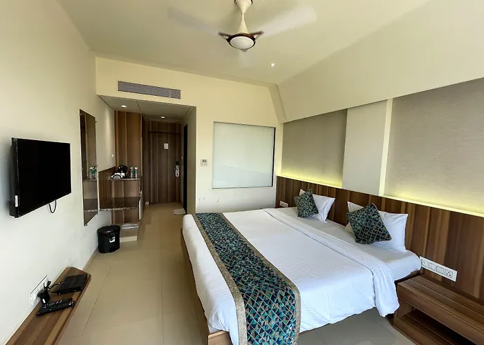 Hotel Grand Parivaar