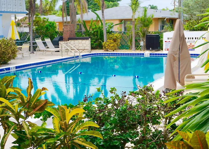 Club Lux Resort By The Beach