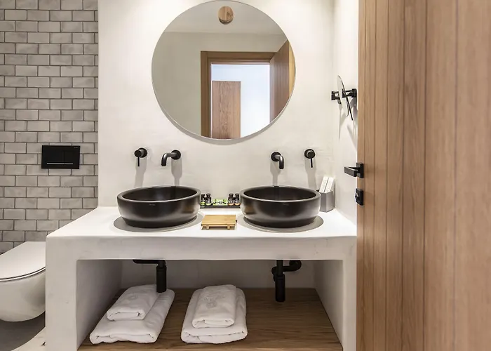 Adorno Beach Hotel And Suites