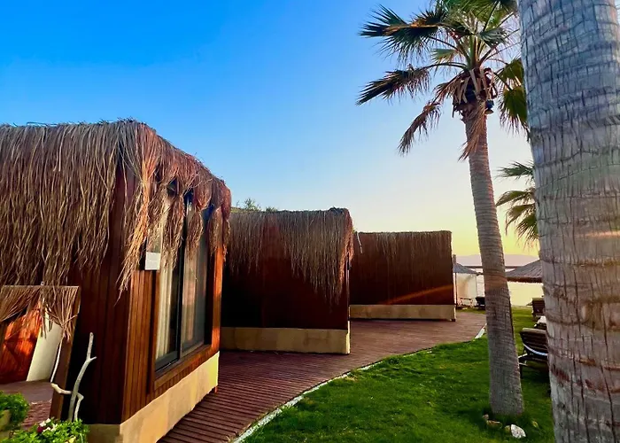 Anda Beach Bistro & Rooms