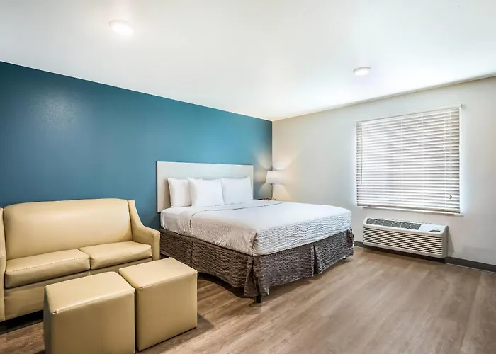 Woodspring Suites Libertyville - Chicago