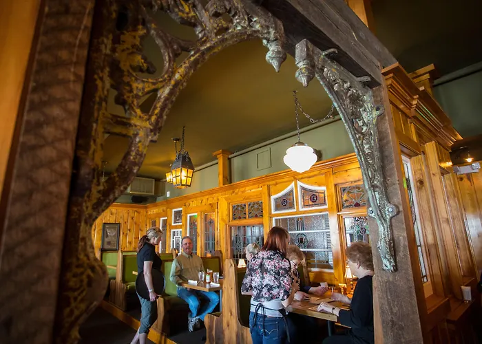 Mcmenamins Kalama Harbor Lodge