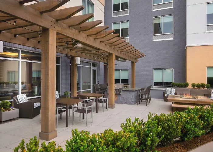Fairfield Inn & Suites By Marriott Louisville Northeast