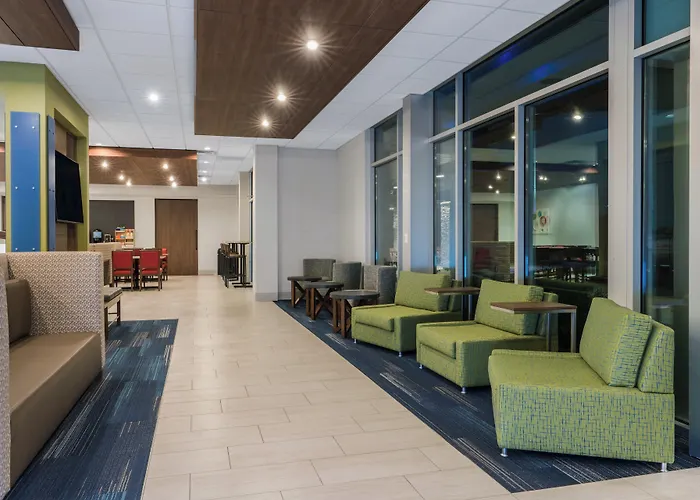 Holiday Inn Express & Suites Lake Havasu - London Bridge By Ihg