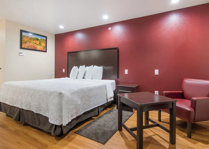 Red Roof Inn Plus+ Fort Worth - Burleson