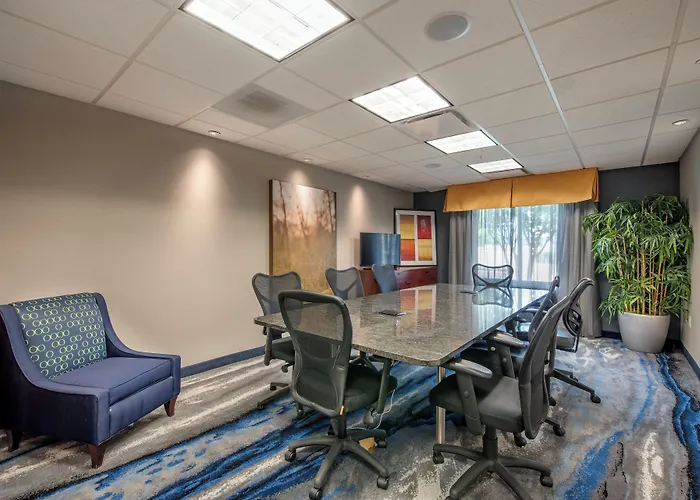 Fairfield Inn & Suites By Marriott Decatur At Decatur Conference Center