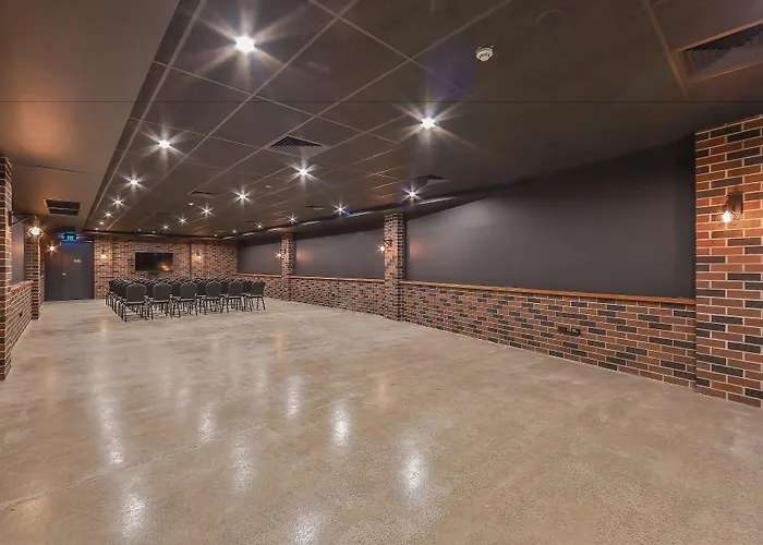 Best Western Plus North Lakes Hotel