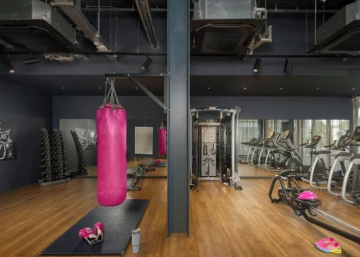 Moxy London Heathrow Airport