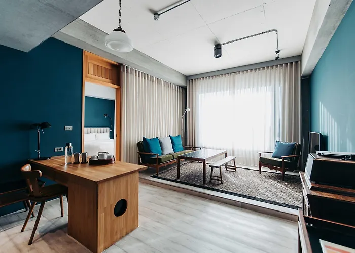 U.I.J Hotel&Hostel