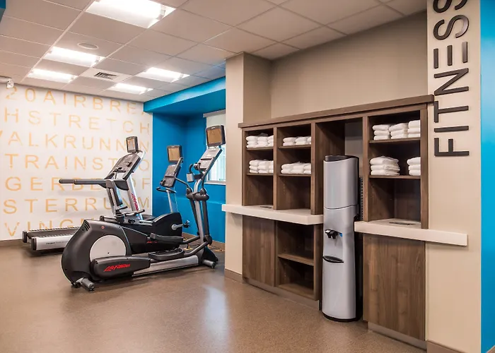 Fairfield Inn & Suites By Marriott St. Louis Westport