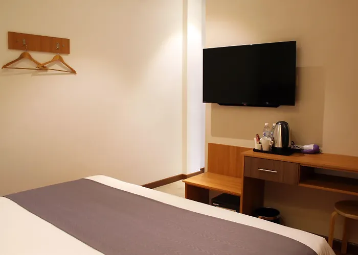 Ahyu Hotel