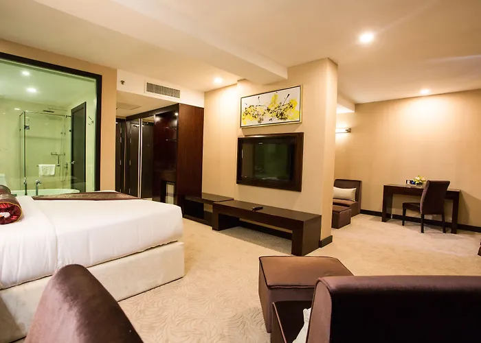 Royale Signature Hotel