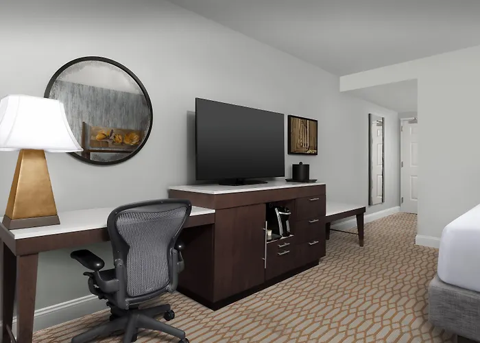 Virginia Crossings Hotel, Tapestry Collection By Hilton