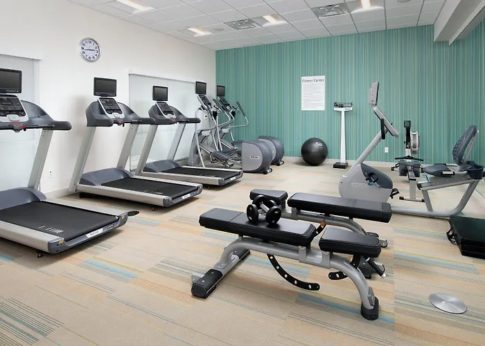 Holiday Inn Express & Suites - North Brunswick By Ihg