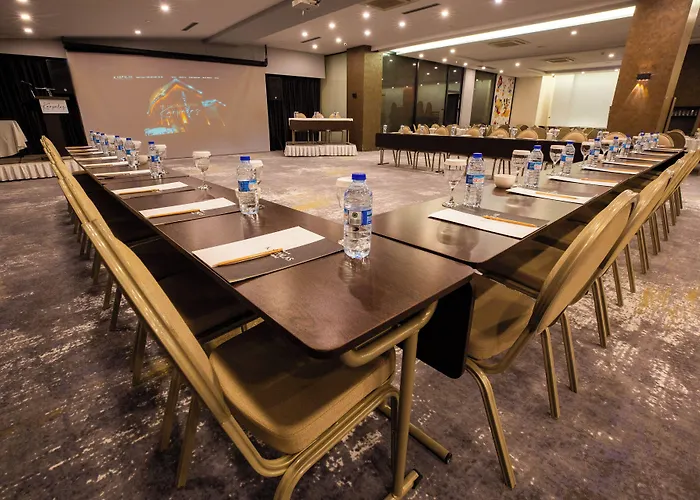 Karpalas City Hotel & Spa