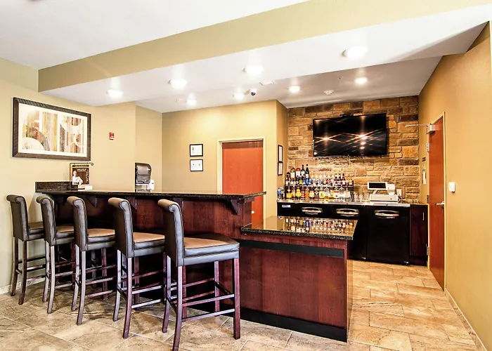 Cobblestone Hotel & Suites - Paxton