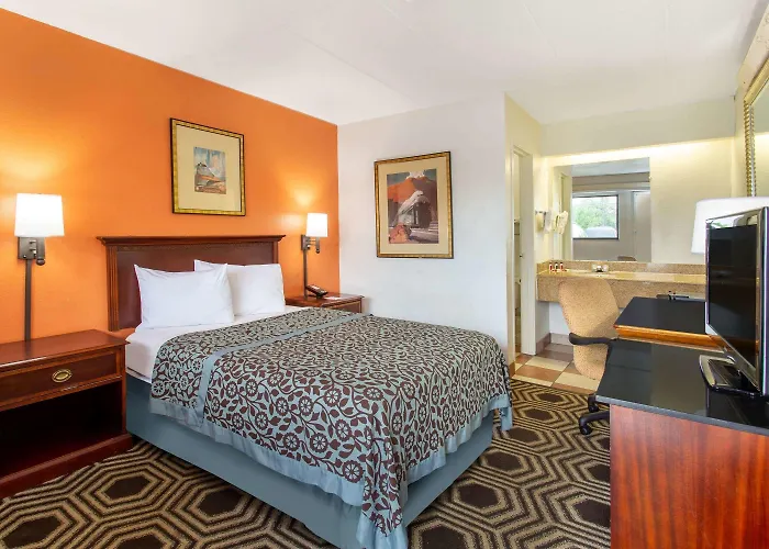 Travelodge By Wyndham South Holland