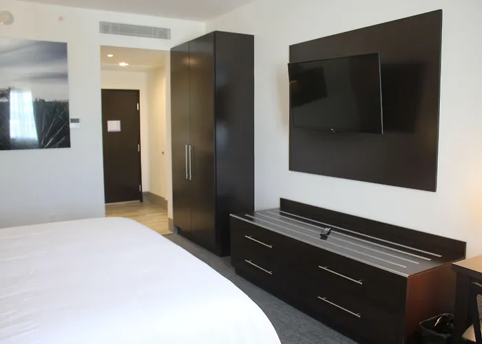 Holiday Inn Express & Suites Silao Aeropuerto Terminal By Ihg