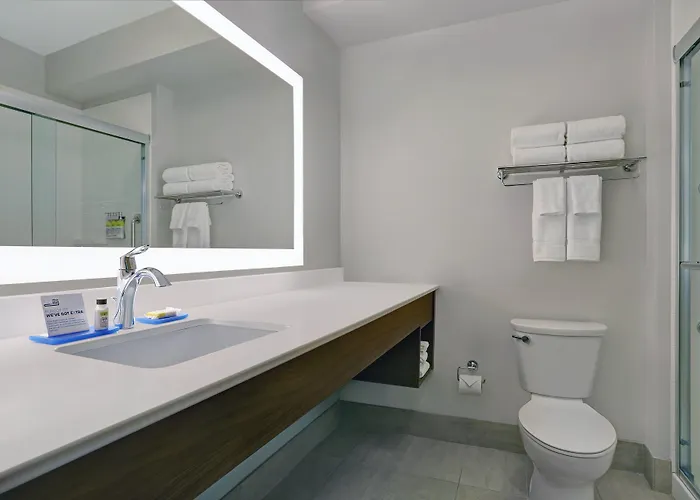 Holiday Inn Express & Suites - Lenexa - Overland Park Area By Ihg