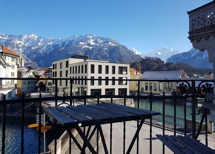 The Aarburg Hotel & Cafe
