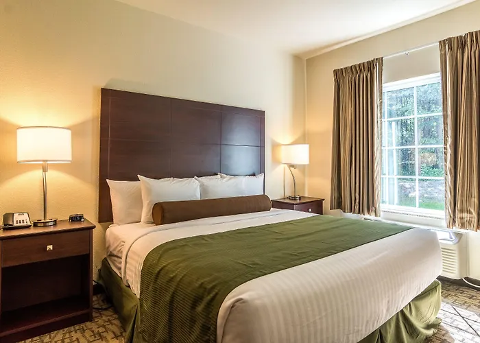 Cobblestone Hotel & Suites - Greenville