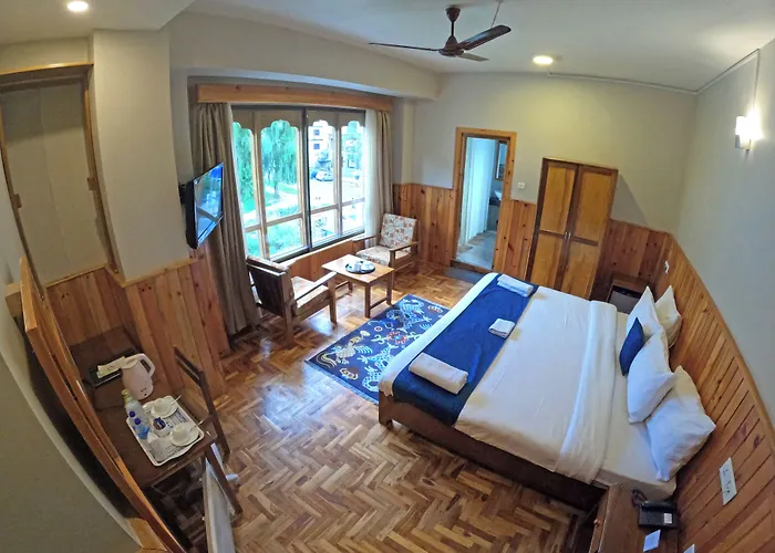 Khamsum Inn