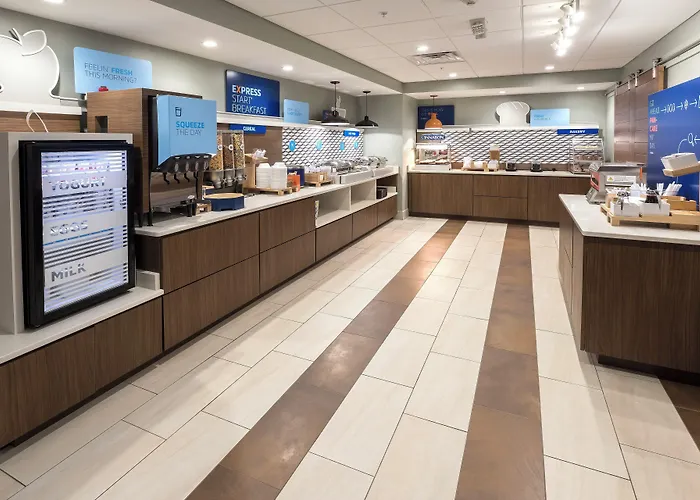 Holiday Inn Express & Suites - Commerce By Ihg