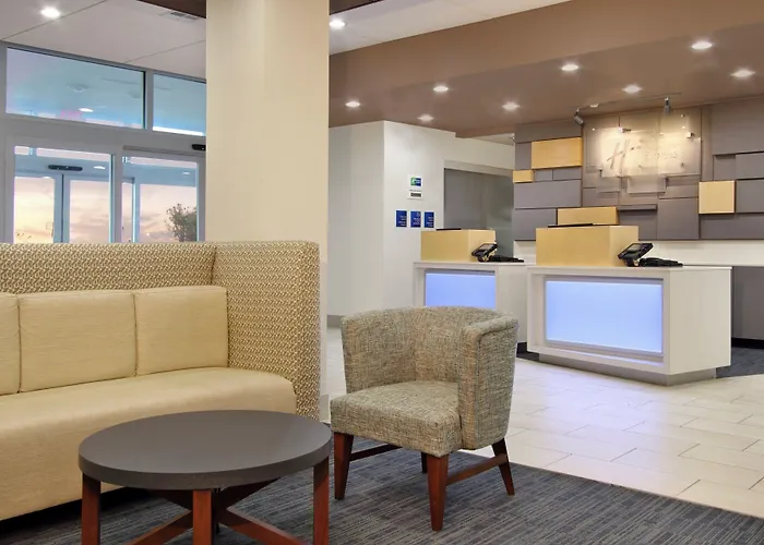 Holiday Inn Express & Suites - Brookshire - Katy Freeway By Ihg