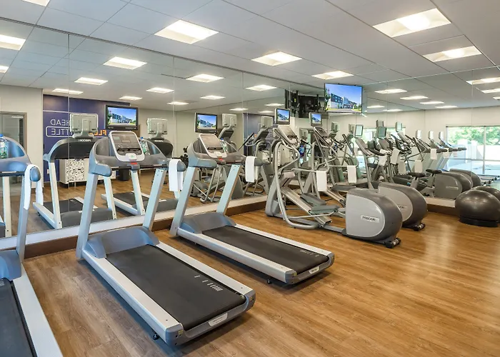 Holiday Inn Express & Suites Greenwood Mall By Ihg