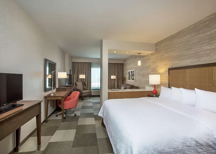 Hampton Inn & Suites Oahu Kapolei - Free Parking - No Resort Fee