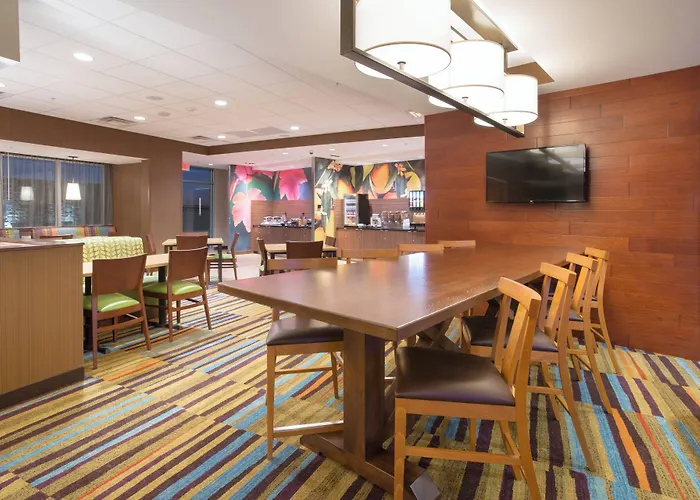 Fairfield Inn & Suites By Marriott Burlington