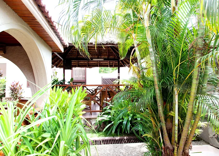 Mahogany Lodge, Cantonments