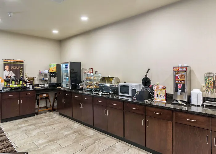 Cobblestone Hotel & Suites - Erie