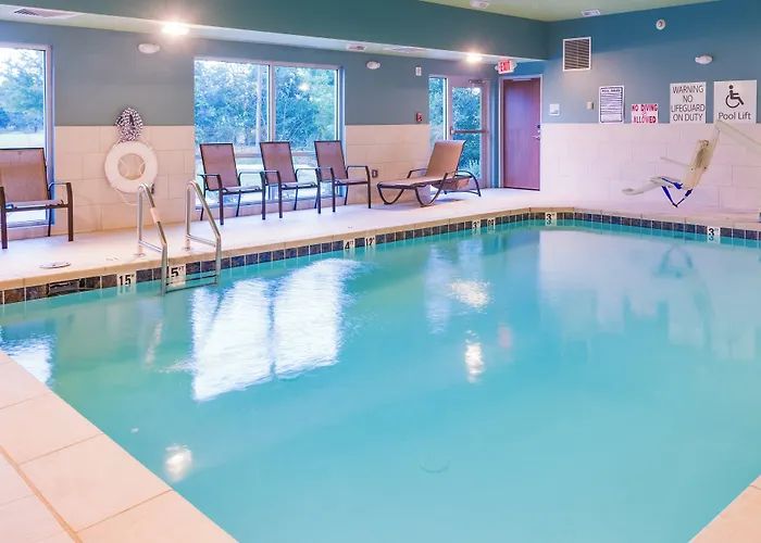 Holiday Inn Express & Suites Russellville By Ihg