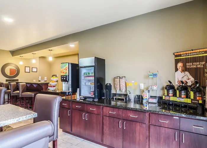 Cobblestone Hotel & Suites - Mccook