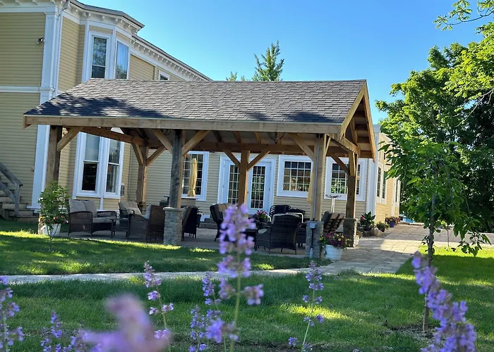 Tattingstone Inn